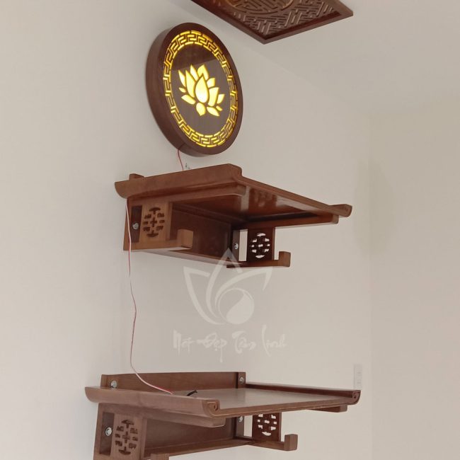 mau 2 ban tho treo tuong ket hop hoa sen trang tri 2