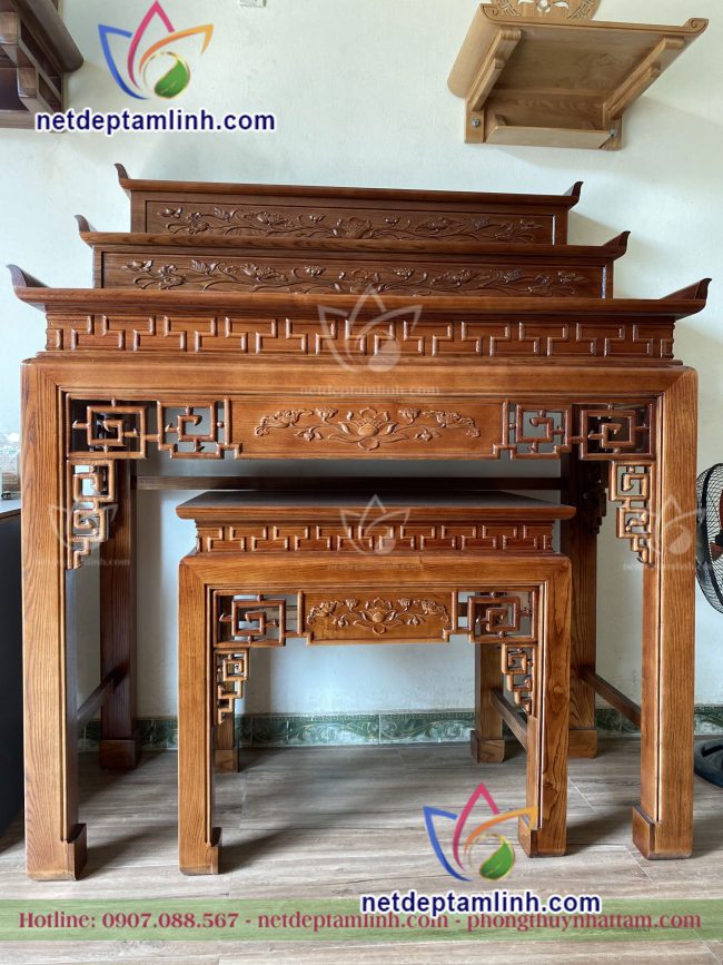 Cách lau dọn bàn thờ: tỉa chân nhang và lau bát hương gia tiên